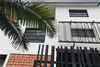 Gudang Sentra Niaga Harapan Indah Bekasi