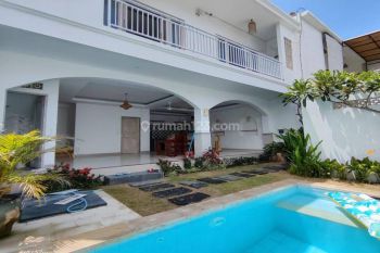 Brand new minimalist Villa in canggu area