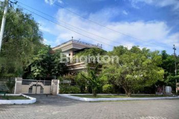 RUMAH MEWAH ASRI DI KAWASAN ELITE STRATEGIS