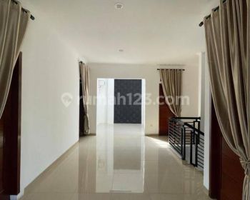 Rumah 2 Lantai Unfurnished SHM di Permata Bintaro