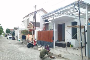 Rumah Baru Modern Finishing Gedongan Colomadu
