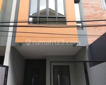 Rumah 3 lantai dekat mall pondok indah