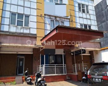 RUKO  3 LANTAI GOLDEN BOULEVARD BSD SIAP HUNI TERMURAH