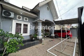 di kan rumah di komplek Graha kencana