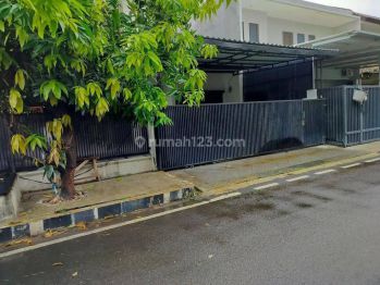 Rumah dalam kompleks tenang dan asri tidak banjir