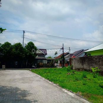 Tepi Jalan Aspal, Tanah Sleman Lokasi Strategis Terbatas 2 Unit
