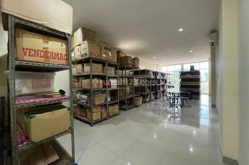 Ruko di Jl Raya Kebayoran Lama  Sangat Baik dan Bersih