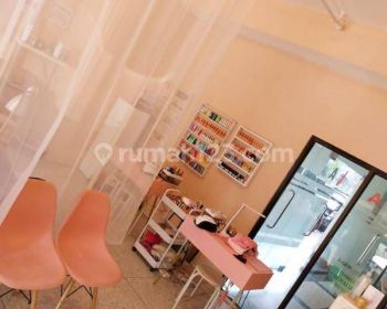 Ruko di hoek minimalis siap pakai hrg475jt di gateway Cicadas Bandung