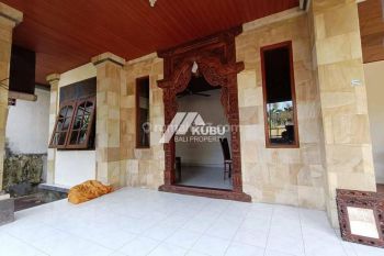Kbp1217 Minimalist House With Balinese Style Design In A Quiet Area.