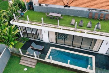 BLUE DREAM 2 BEDROOM VILLA IN CANGGU CLOSED LIVING AND KITCHEN WITH 2 AC