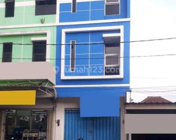 Ruko Sewa Strategis 3 Lantai di Klojen Malang Gmk01533