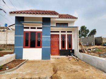 Rumah Baru Harga Ekonomis Dekat Stasiun Dan Jalan Utam