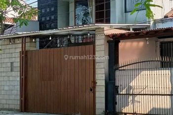 Rumah 3 Lantai Pinggir Jalan di Komplek Pelikan Bintaro Jaya