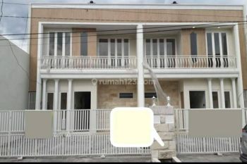 Rumah modern dan mewah di Tidar Sukun Malang