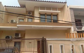 Disewa Rumah Kelapa Gading Komplek Walikota Uku 8x15 Rapi 2 Lt Dekat Ke La