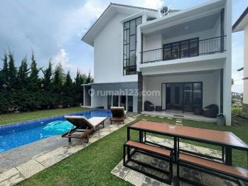 Rumah Sejuk ada kolam renang di Parongpong Bandung