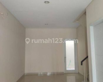 Di sewakan rumah green lake city berminimalis dan estetic