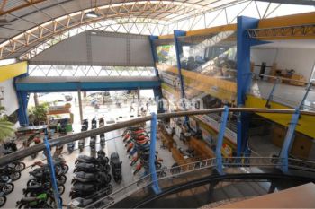 Gedung Showroom 3 Lantai Dekat Alun-Alun Bandung