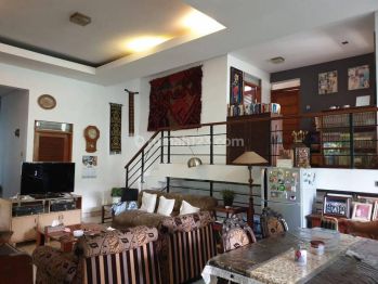 Rumah  bagus siap huni di dekat Jl. Antasari Kemang