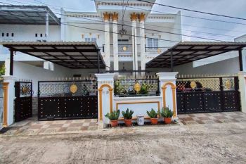 Rumah Bagus Gaya Eropa Dalam Komplek Di Jatimurni Bekasi