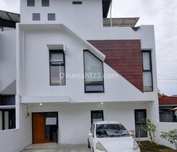 Rumah minimalis modern kokoh Di setiabudhi regency bandung