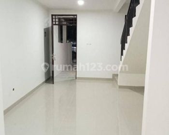 Dijual rumah taman palem lestari