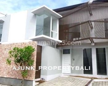 Rumah Modern, Cluster One Gate area Glogor Carik Denpasar Selatan