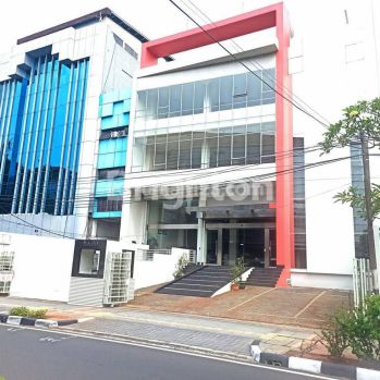 GEDUNG KANTOR TANAH ABANG EX SHOWROOM  4½ LT