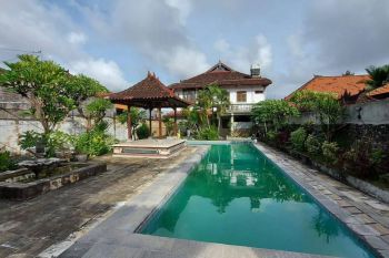 Villa 10 Are Perlu Renovasi sedikit lokasi Seminyak kuta