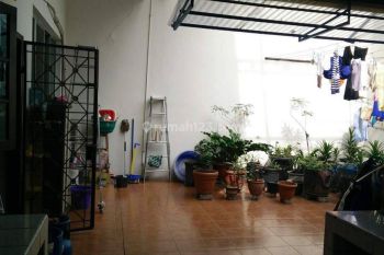 Rumah bagus 4Lt di Keadilan Kota Jak Bar