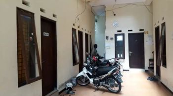 Jual kos aktif belakang UNS solo luas 177m 3 lantai harga 3,5M nego