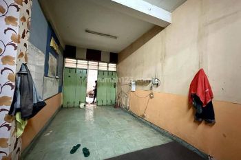 Ruko Disewa Lokasi Strategis di Gatot Subroto