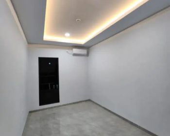 Dijual Rumah Cantik 2 Lantai Beverly Green semi furnish