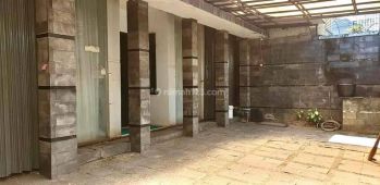 Disewakan Rumah Pusat Kota Nyaman Furnish di Sayap Pajajaran