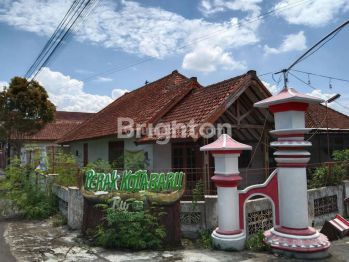RUMAH TENGAH KOTA STRATEGIS COCOK UNTUK USAHA CAFE RESTO DSB MAUPUN HUNIAN