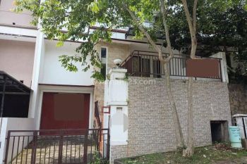 Rumah 2 lantai di Graha Candi Golf