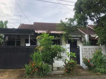 Rumah asri ciracas samping taman graha asri