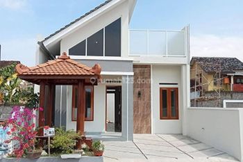 Rumah Modern Dengan Rooftop, Dekat Jalan Jogja Solo