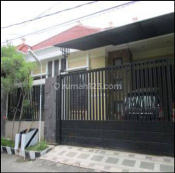 Rumah Bagus di Jl. Sutorejo Timur Iii Blok Oo No. 9 10, Surabaya