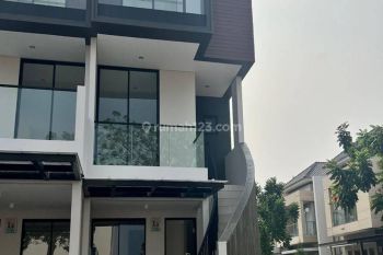 Disewakan Rumah Golf Island PIK, Uk: 5x15 Cluster Piano