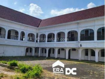 Ruang Usaha Gedung Area Parkir Luas Bagus Pandanaran Semarang