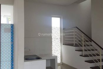 Disewakan Rumah 2lt di Grand Harvest Kebraon Surabaya