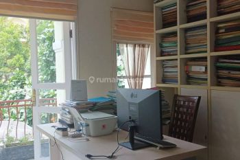 Rumah 2 Lantai Bagus di Senayan ,bintaro Tangerang Selatan