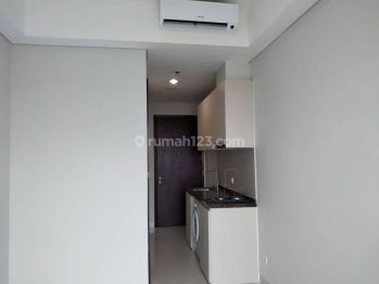 Di sewa Apartemen Puri Mansion Semi Furnished harga termurah