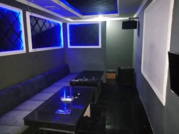 Disewakan gedung mainroad Setiabudi bandung