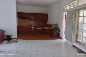 Rumah dalam komplek Taman Pelesiran dekat Ciwalk dan Kampus ITB