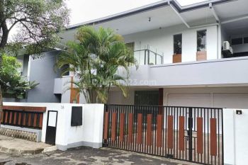 Rumah 2 Lantai Bagus Puri Sakit Semi Furnished SHM Usd 2.700