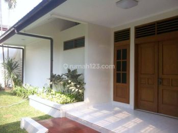 Sewakan Rumah Cantik Nyaman di Taman Biduri Permata Hijau Jakarta