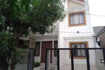 DI SEWAKAN / DI KONTRAKAN RUMAH 2 LANTAI DESAIN MINIMALIS SIAP HUNI DI DAERAH