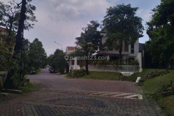 Rumah 2 Lantai siap huni Graha Family Surabaya